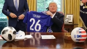Политика США исключила иранских футбольных чиновников