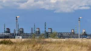 Orenburgdagi gaz zavodi Ukraina droni hujumidan to‘xtadi